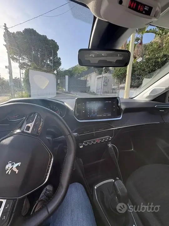 Peugeot 208 2023 photo 5