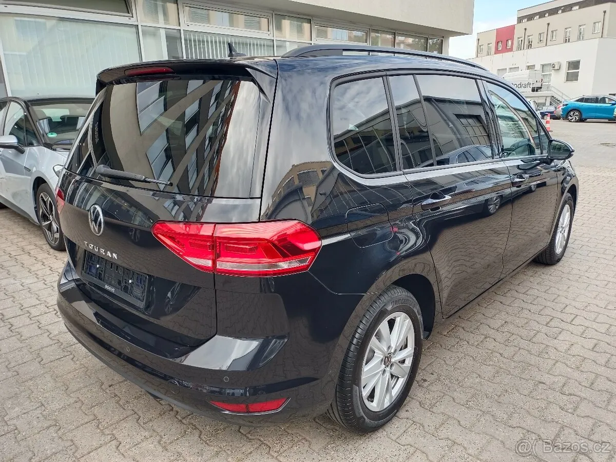 Volkswagen Touran 2022 photo 4