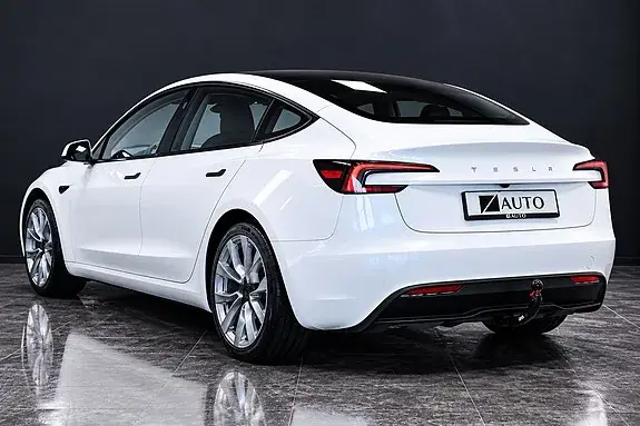 Tesla Model 3 2024 photo 4