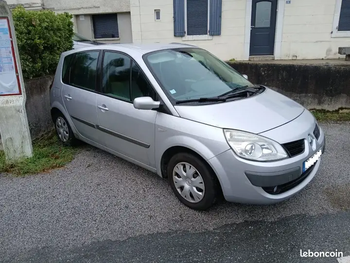 Renault Scenic 2007 photo 2