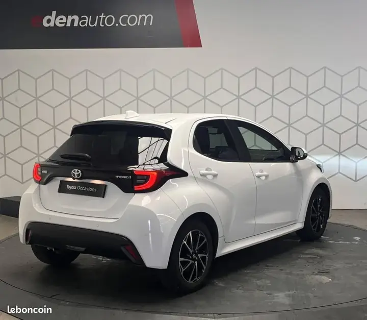Toyota Yaris 2023 photo 4
