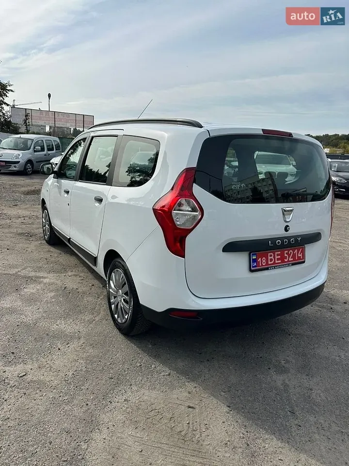 Dacia Lodgy 2015 photo 2
