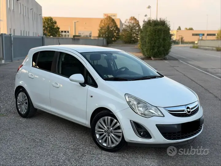 Opel Corsa 2011 photo 3