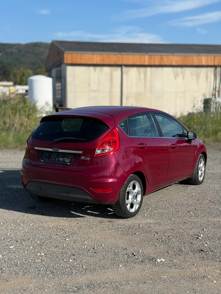 Ford Fiesta 2009 photo 3