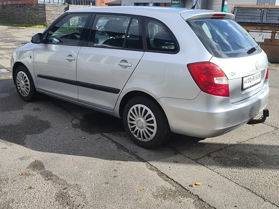 Skoda Fabia 2008 photo 4