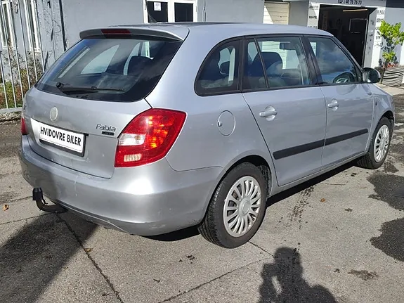 Skoda Fabia 2008 photo 3