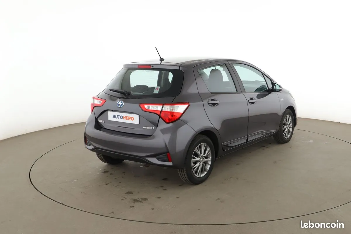 Toyota Yaris 2017 photo 3