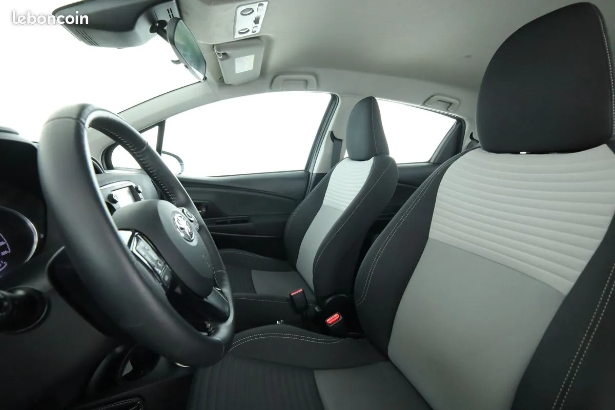 Toyota Yaris 2017 photo 5