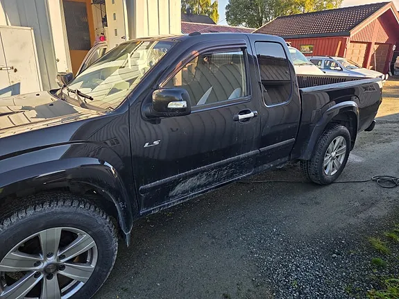 Isuzu D-Max 2007 photo 2
