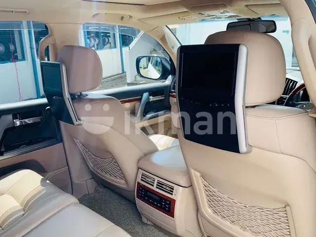 Toyota Land Cruiser Sahara 2013 photo 4