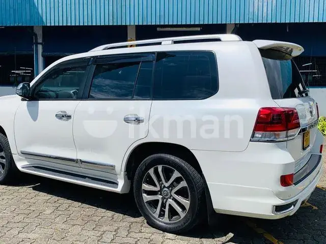 Toyota Land Cruiser Sahara 2013 photo 2