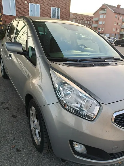 Kia Venga 2013 photo 2
