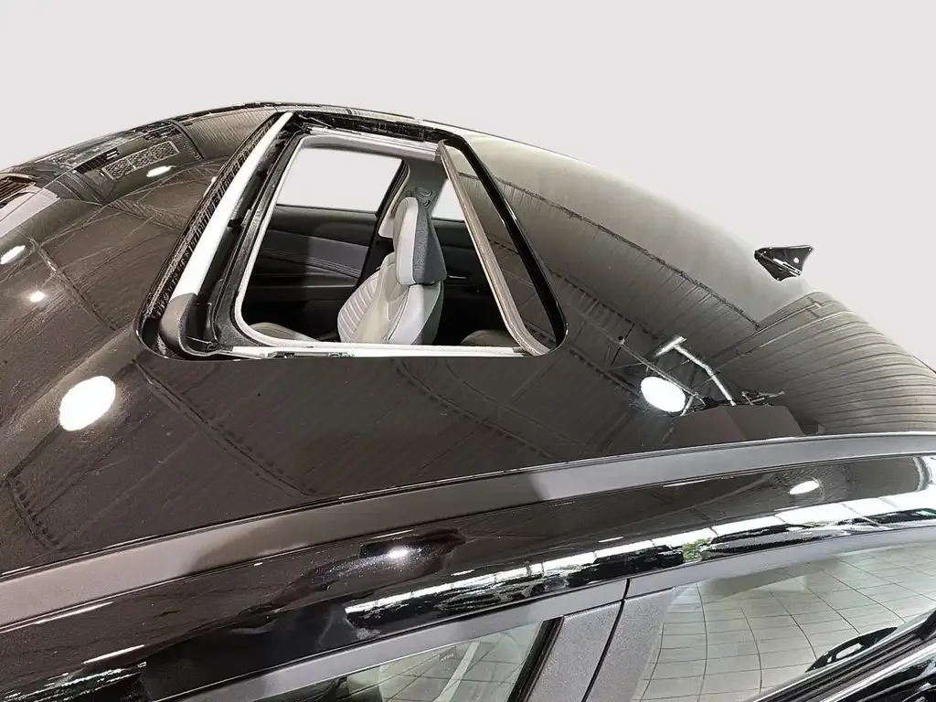 Hyundai Elantra 2025 photo 3