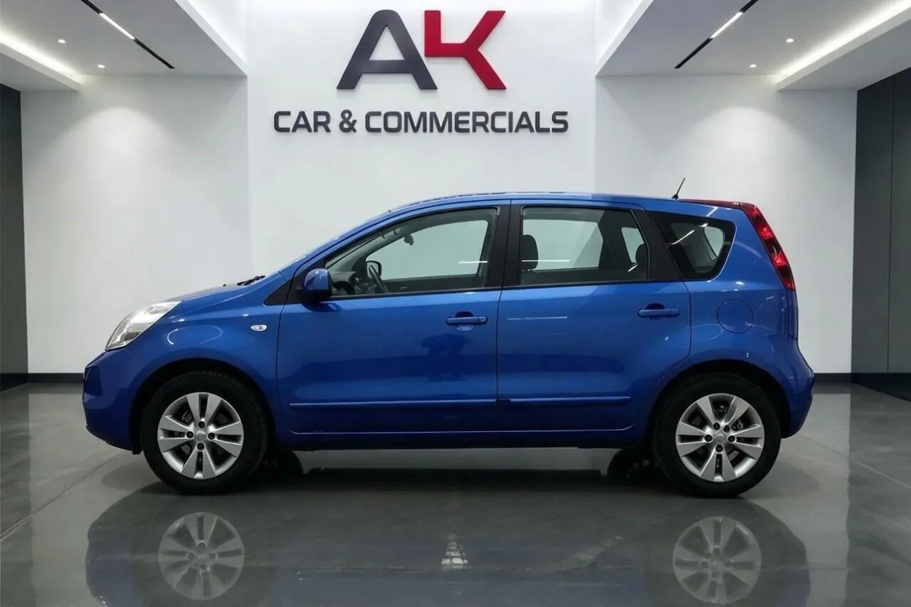 Nissan Note 2010 photo 3