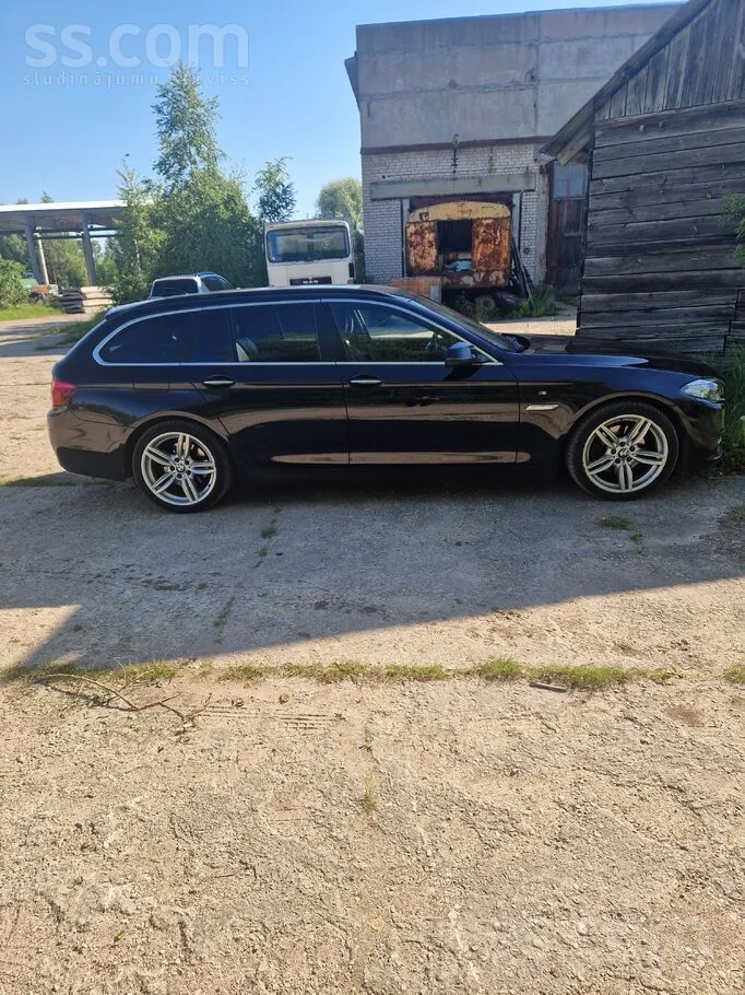BMW 520 2014 photo 2