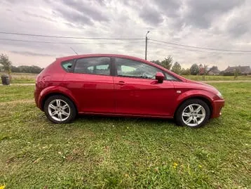 Seat Leon 2010 photo 2