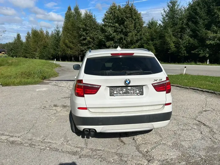 BMW X3 2011 photo 2