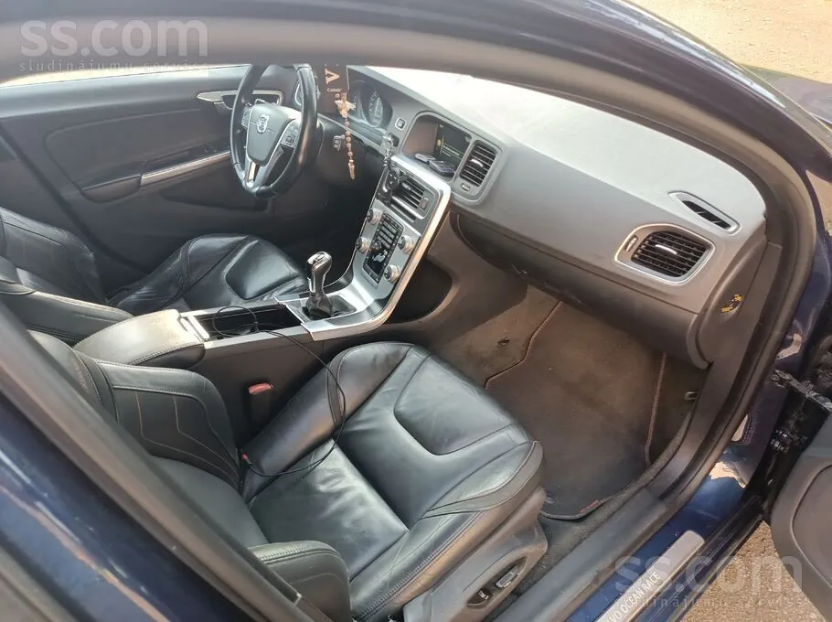 Volvo V60 2014 photo 5