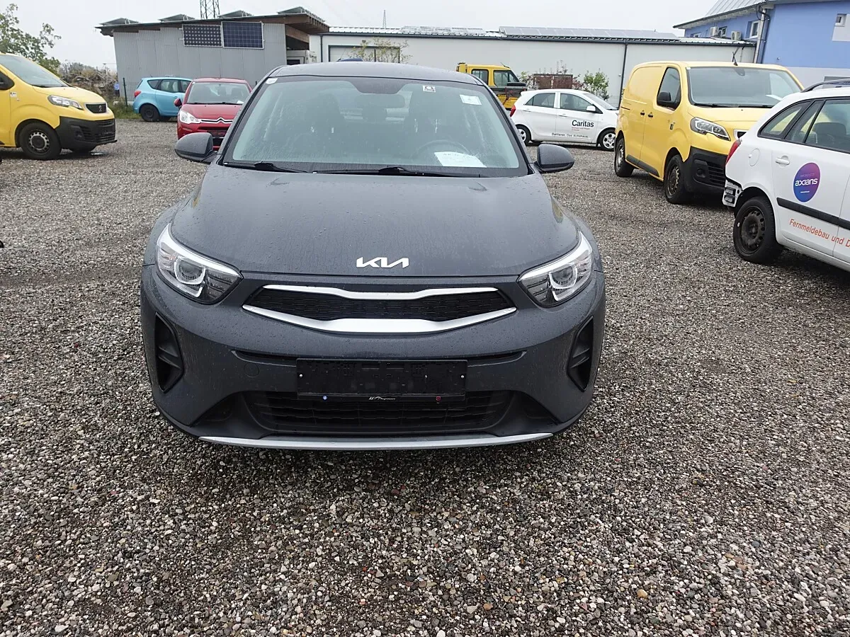 Kia Stonic 2023 photo 2