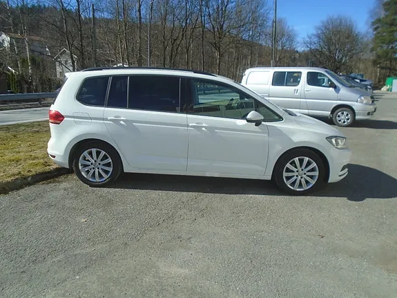 Volkswagen Touran 2016 photo 5