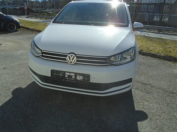 Volkswagen Touran 2016 photo 2