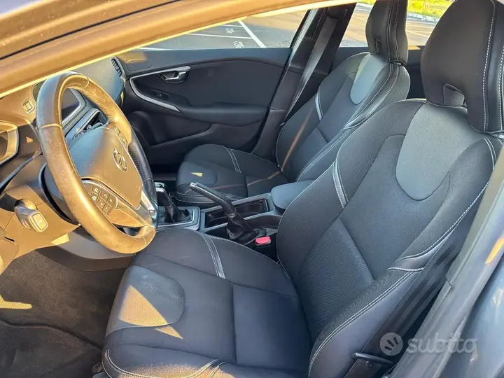 Volvo V40 2018 photo 4