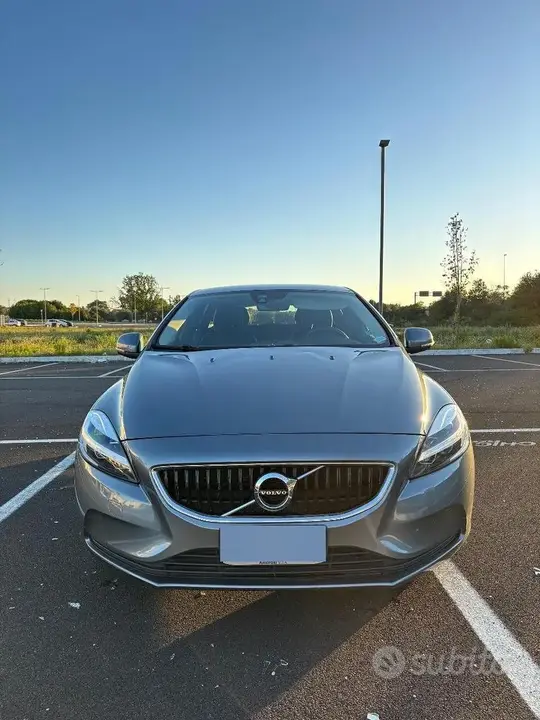 Volvo V40 2018 photo 2