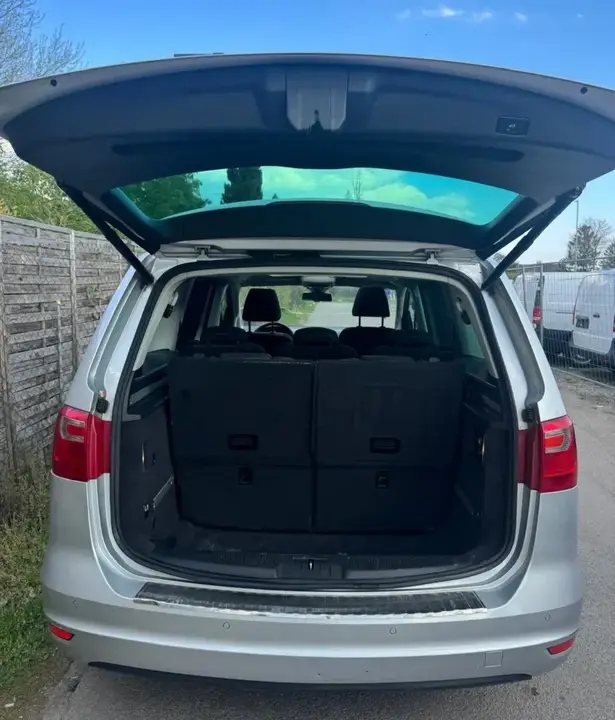 Seat Alhambra 2011 photo 2