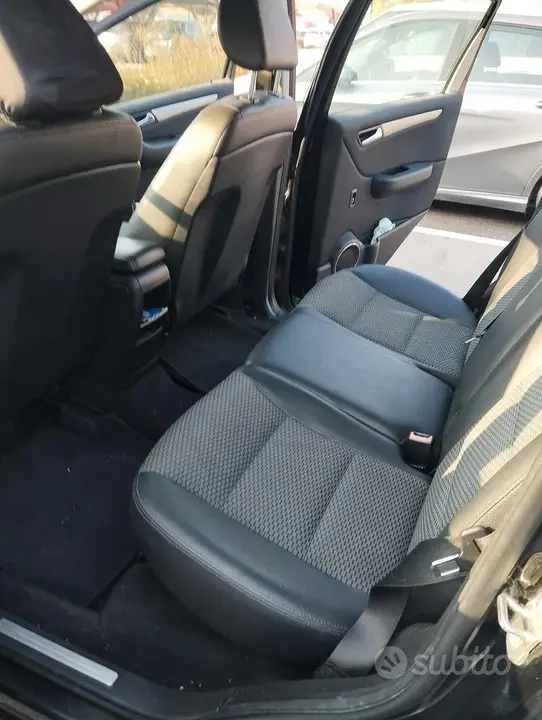 Mercedes-Benz B-Class 2009 photo 4
