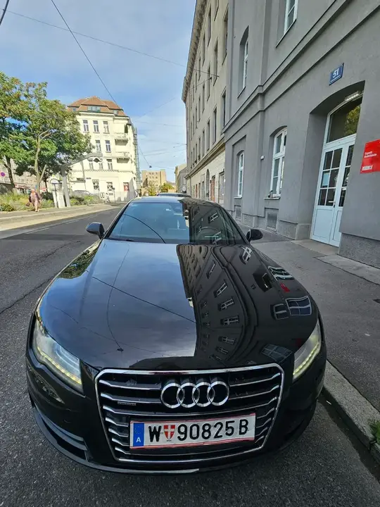 Audi A7 2012 photo 2