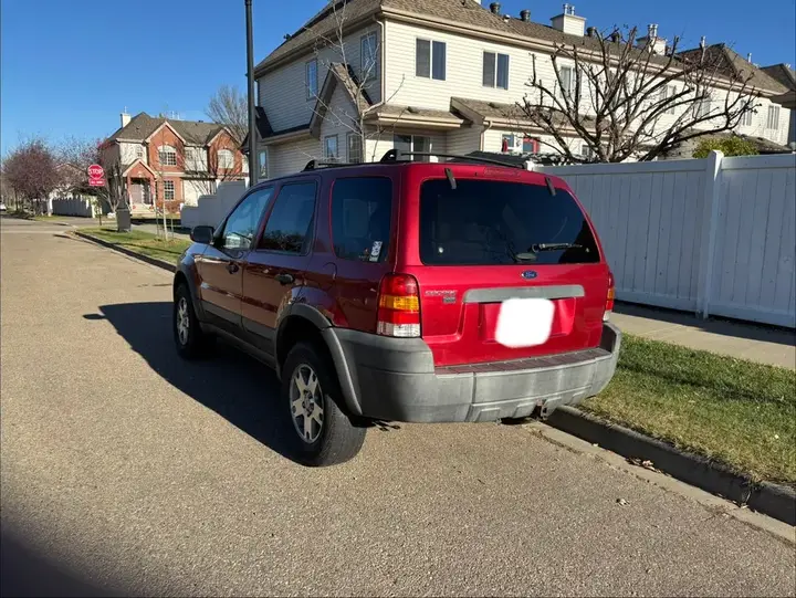 Ford Escape 2005 photo 2