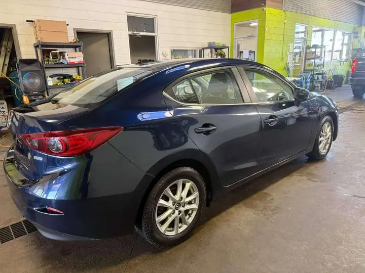 Mazda 3 2018 photo 5