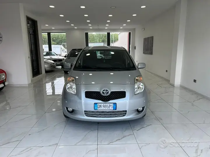Toyota Yaris 2008 photo 2