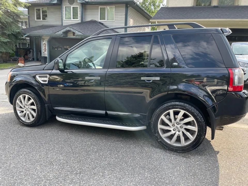 Land Rover Lr2 2011 photo 2