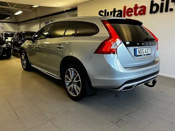 Volvo V60 Cross Country 2016 photo 5