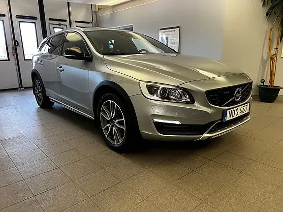 Volvo V60 Cross Country 2016 photo 4