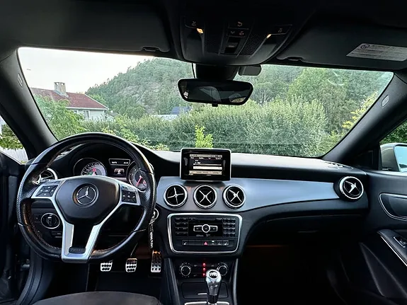 Mercedes-Benz Cla180 2013 photo 2
