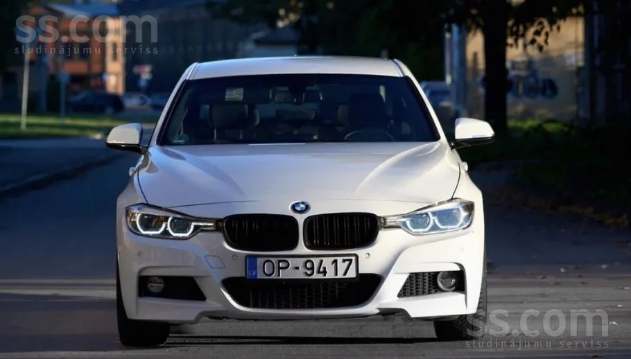 BMW 318D 2017 photo 2