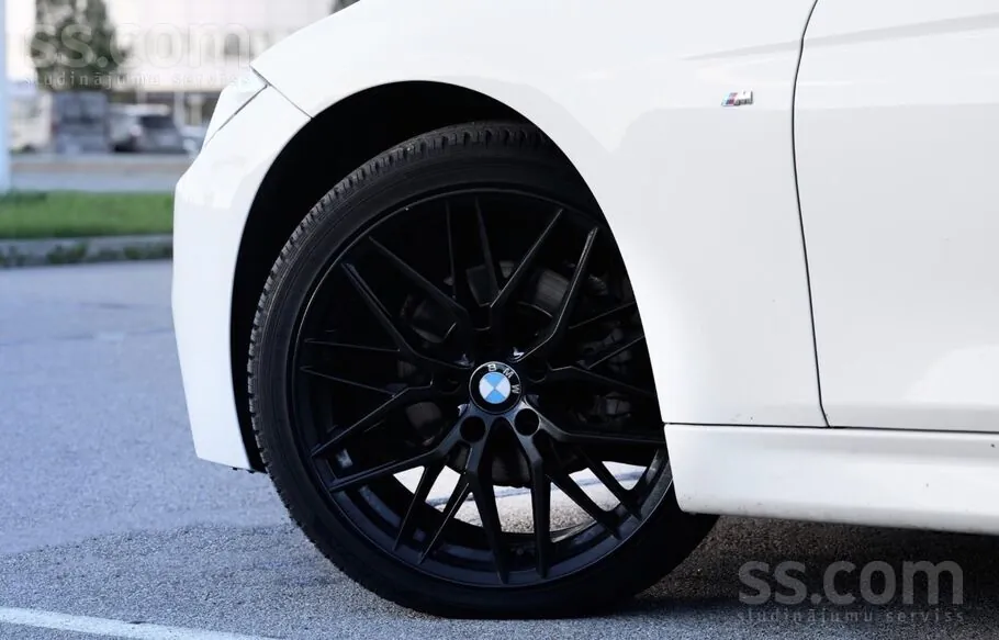BMW 318D 2017 photo 3