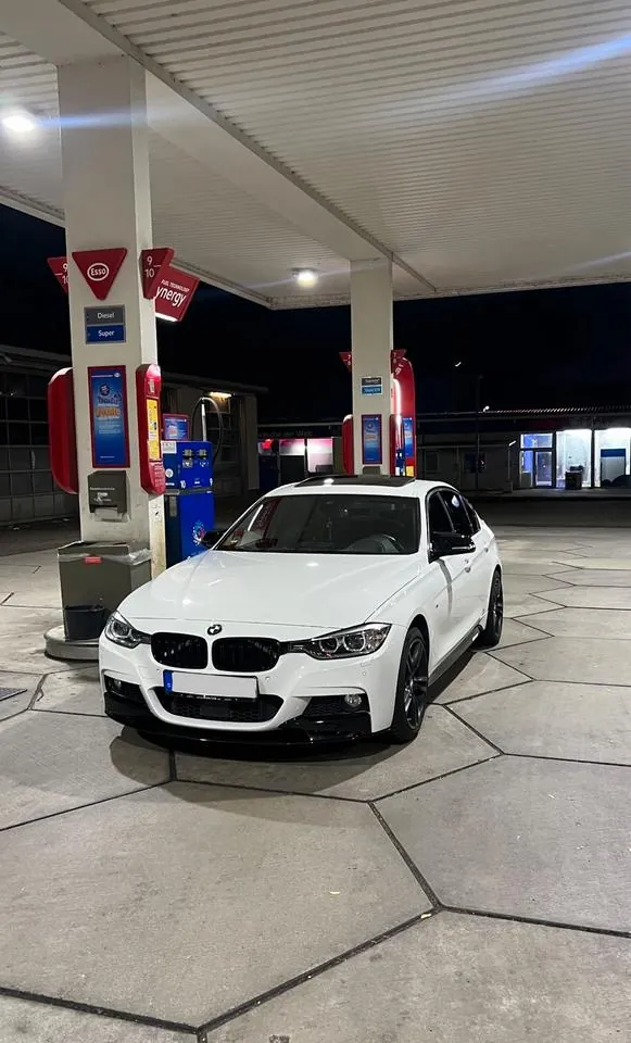 BMW F30