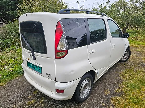Toyota Yaris Verso 2004 photo 3