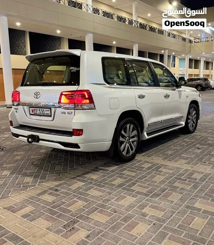 Toyota Land Cruiser 2016 photo 2