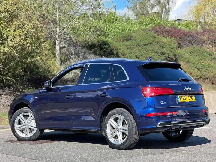 Audi Q5 2017 photo 2