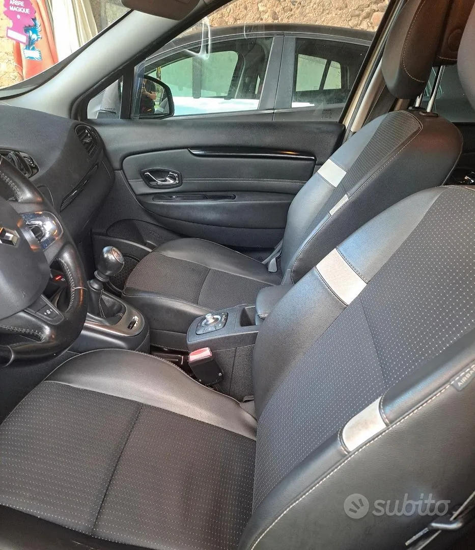 Renault Scenic 2013 photo 2