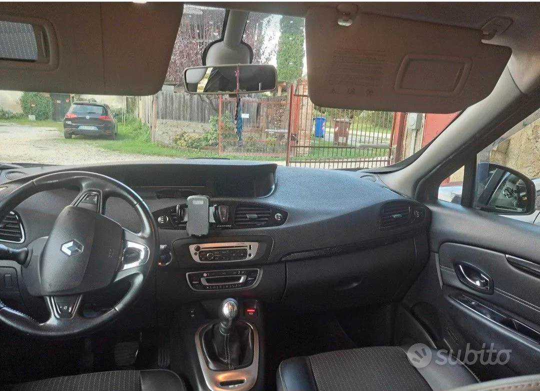 Renault Scenic 2013 photo 3