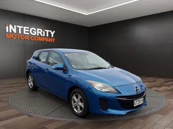 Mazda Axela 2012 photo 2
