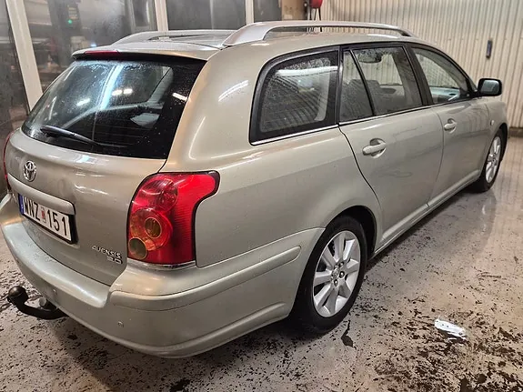 Toyota Avensis 2006 photo 2