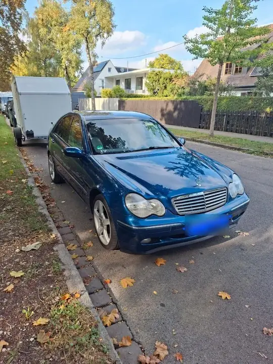 Mercedes-Benz C200