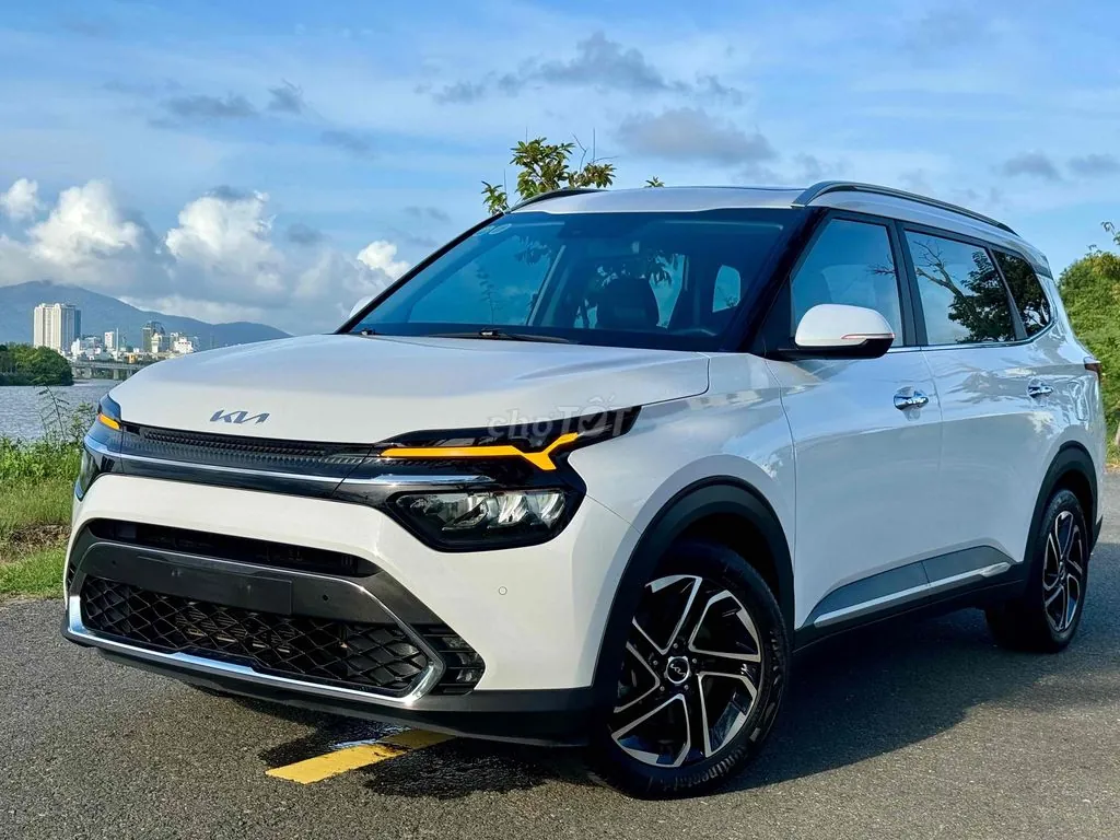 Kia Carens 2024 photo 3