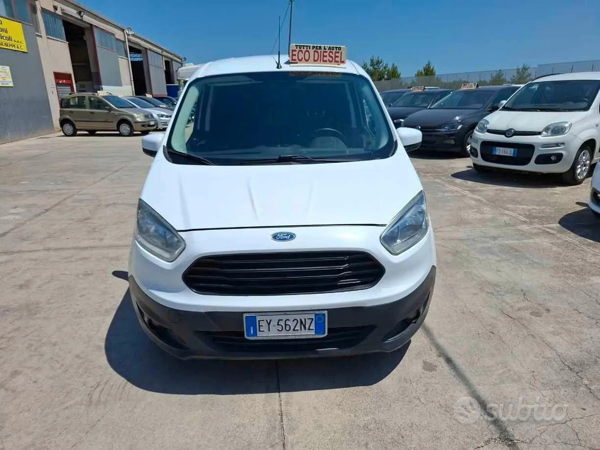 Ford Transit Courier 2015 photo 2